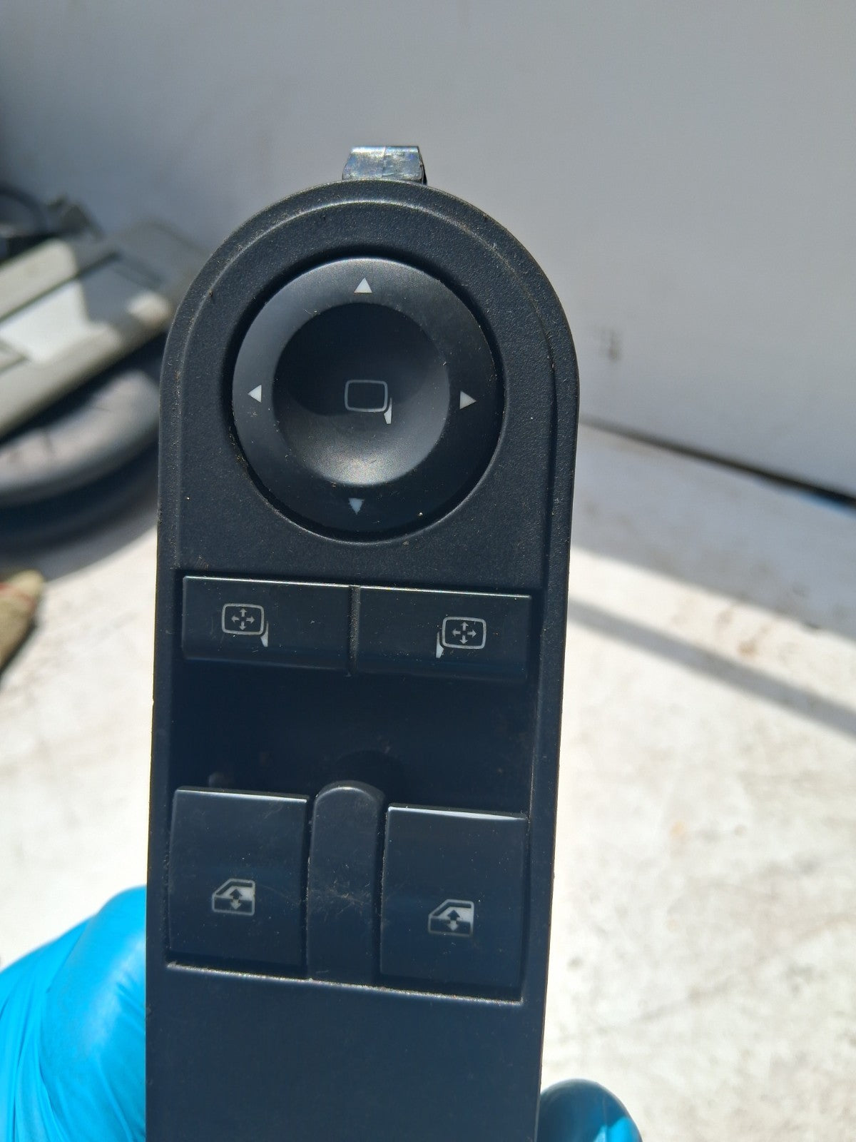 2008 VAUXHALL ZAFIRA B OSF DRIVER SIDE FRONT RIGHT WINDOW SWITCH 13228706