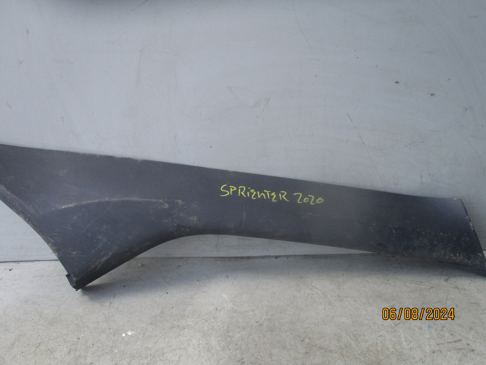 2020 MERCEDES BENZ W907 OSF DRIVER SIDE A PILLAR TRIM COVER PANEL A9076901200