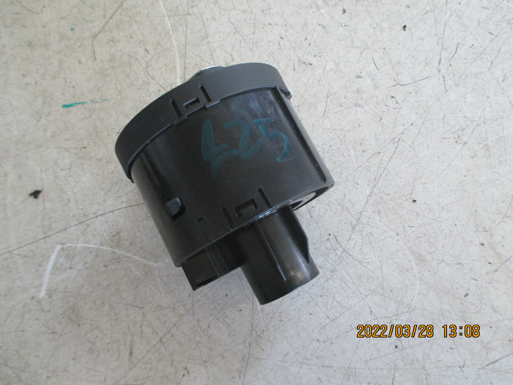 VW VOLKSWAGEN POLO SEAT TOLEDO 2016 HEADLIGHT & FOG LIGHT SWITCH 5G0941431AJ