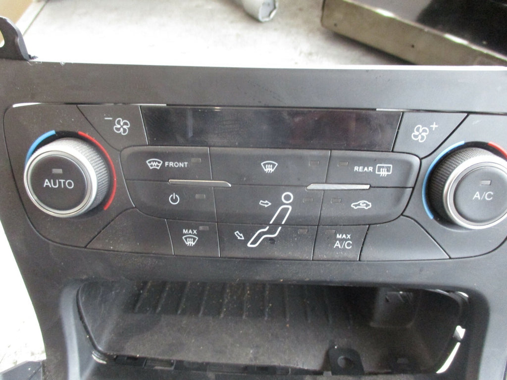 FORD FOCUS MK3 HEATER CONTROL SWITCHES & GEAR STICK SURROUND TRIM F1ET18C612BF