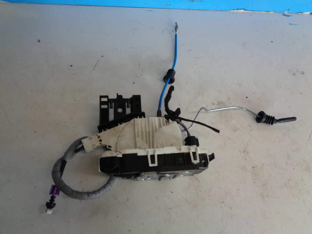 MERCEDES A CLASS A180 W176 AMG PASSENGER FRONT DOOR LOCK MECHANISM