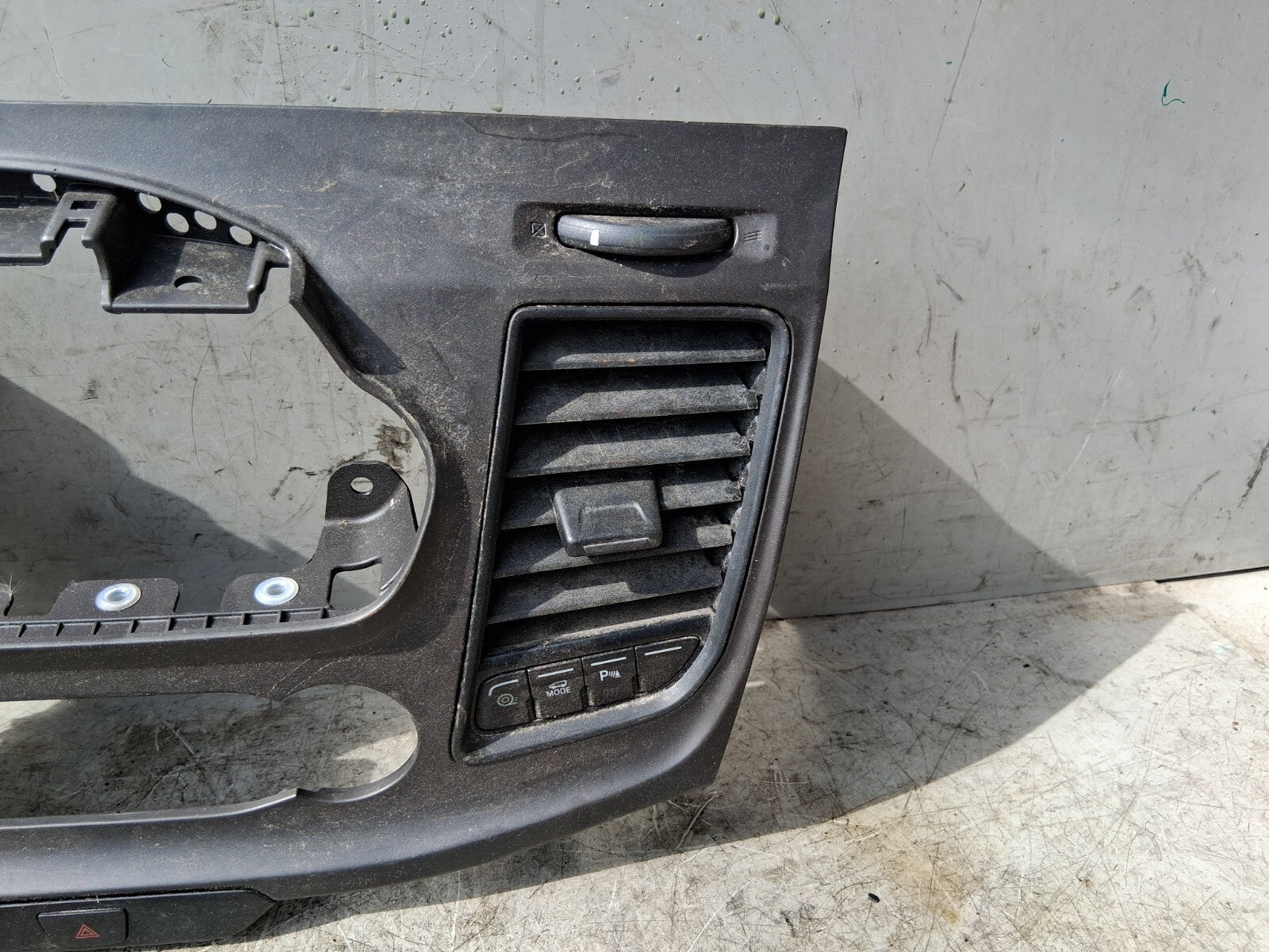 2021 FORD TRANSIT 350 MK8 CENTRE AIR VENTS WITH TRIM PANEL JK2118835BDW
