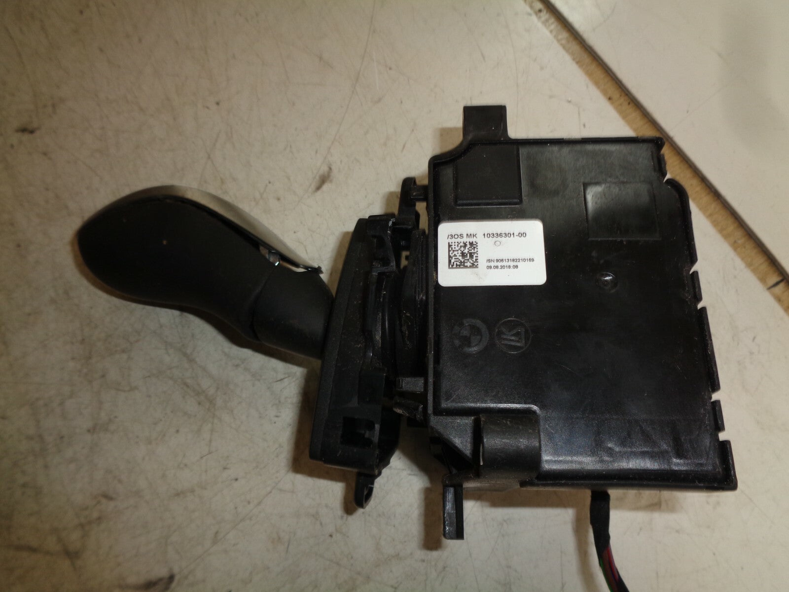 BMW 1 SERIES F20 2019 LCI 2.0 PETROL AUTOMATIC GEAR STICK SHIFTER DAMAGE 7950386