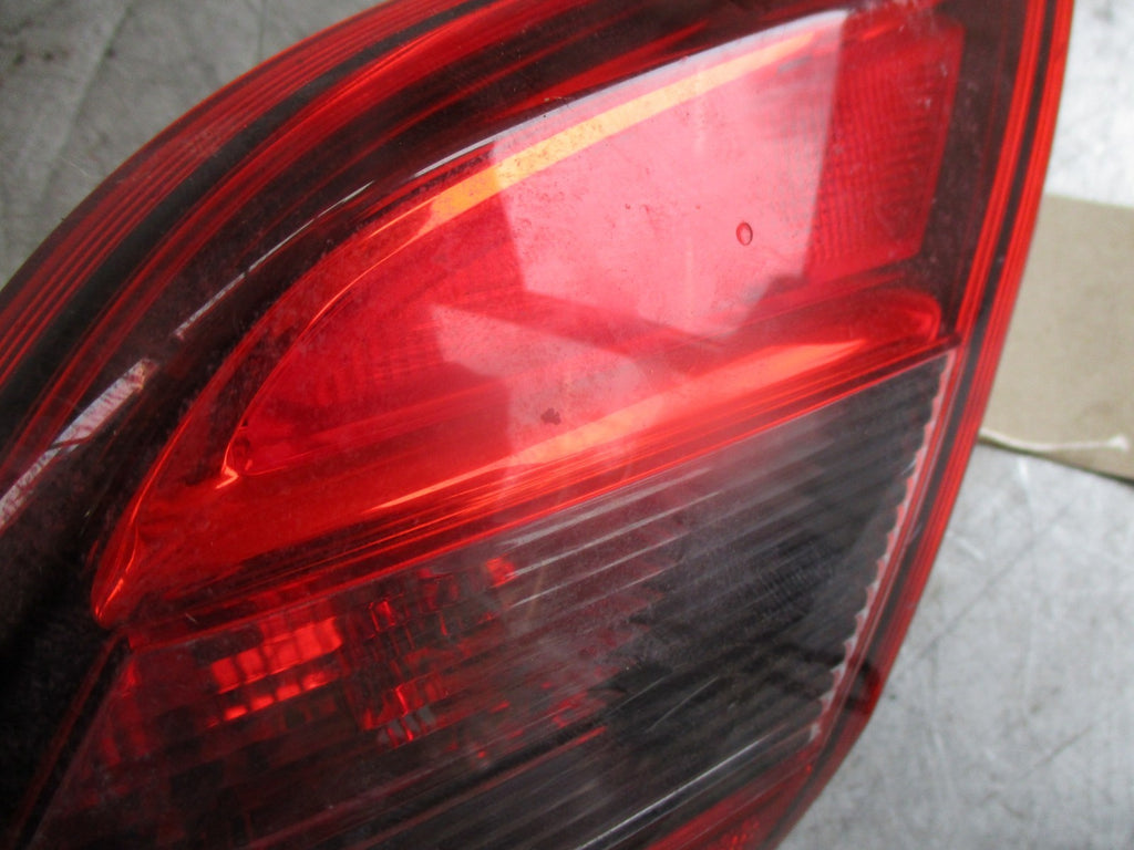 2017 VAUXHALL CORSA E OSR DRIVERS SIDE REAR INNER REAR TAIL LIGHT 39012632