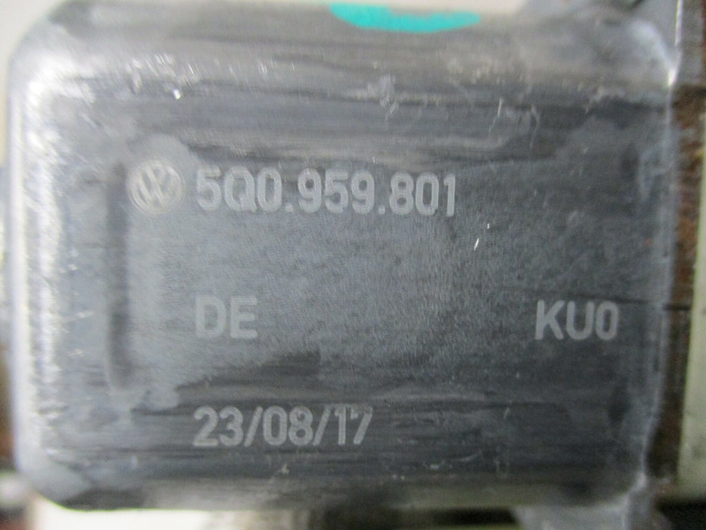 AUDI A3 8V S LINE 2017 OSF DRIVER SIDE FRONT WINDOW MOTOR ONLY 5Q0959801