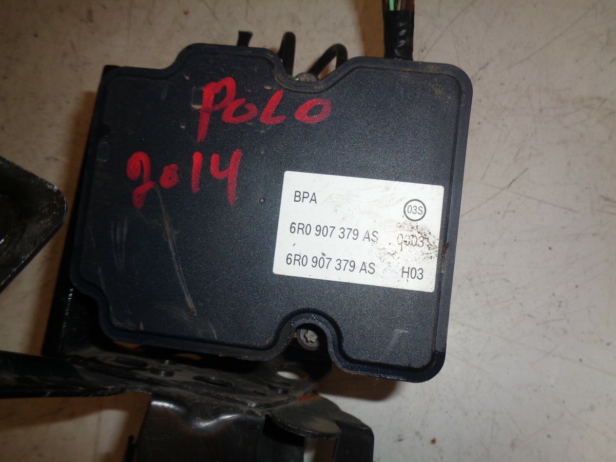 VW VOLKSWAGEN POLO 6R R LINE 2014 ABS PUMP AND MODULE 6R0907379