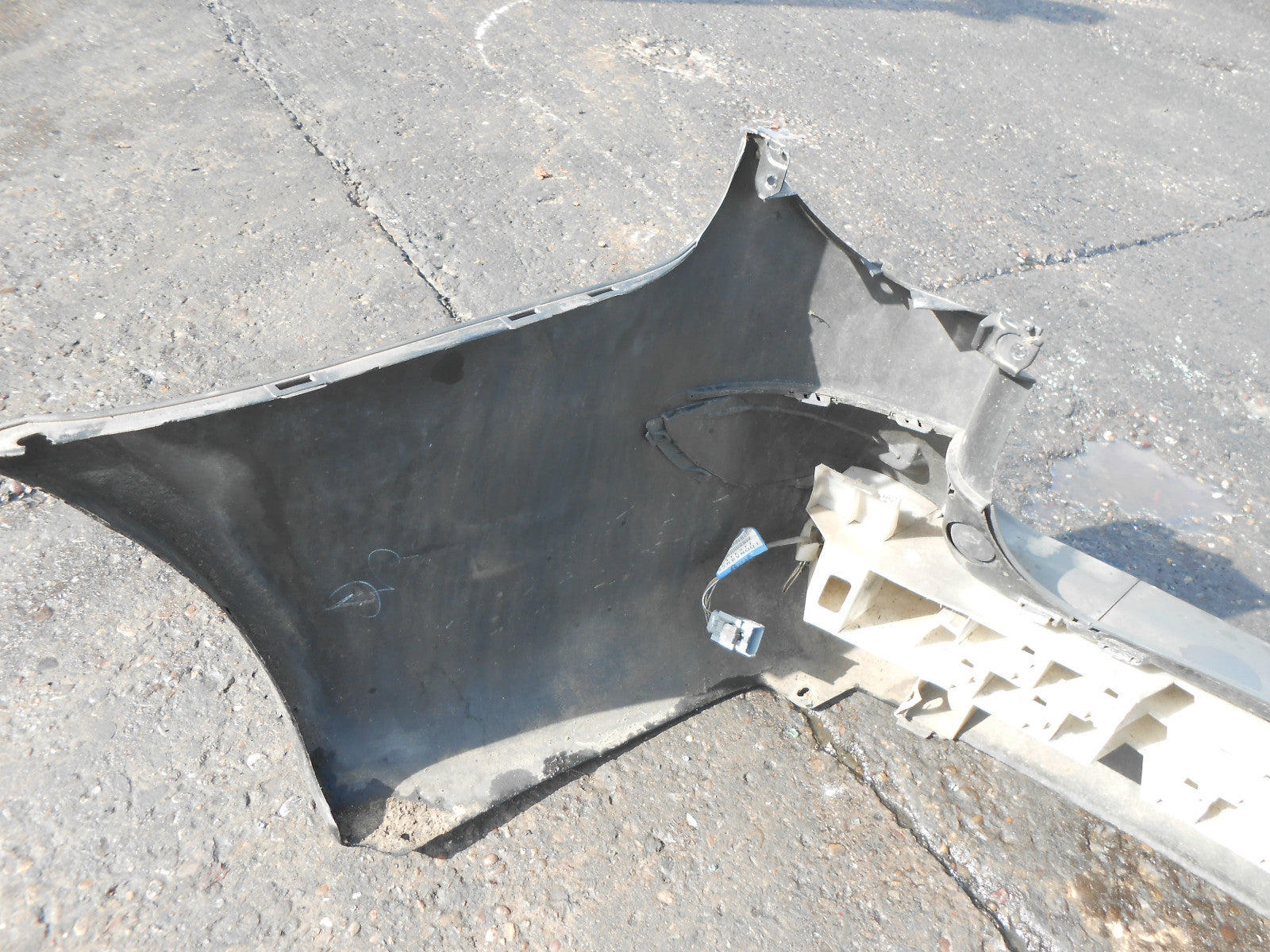 RENAULT LAGUNA MK2 2004 ESTATE COMPLETE REAR BUMPER BLACK