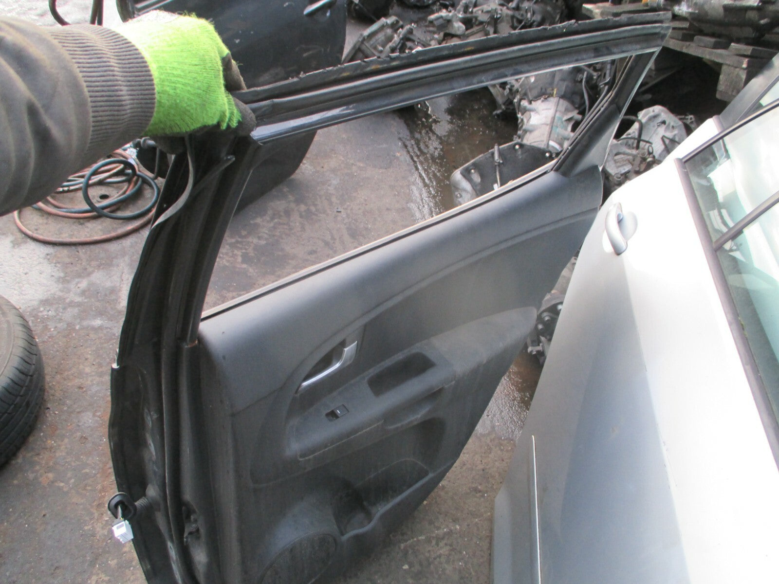 KIA VENGA 2018 OSR DRIVER SIDE REAR DOOR COMPLETE GREY