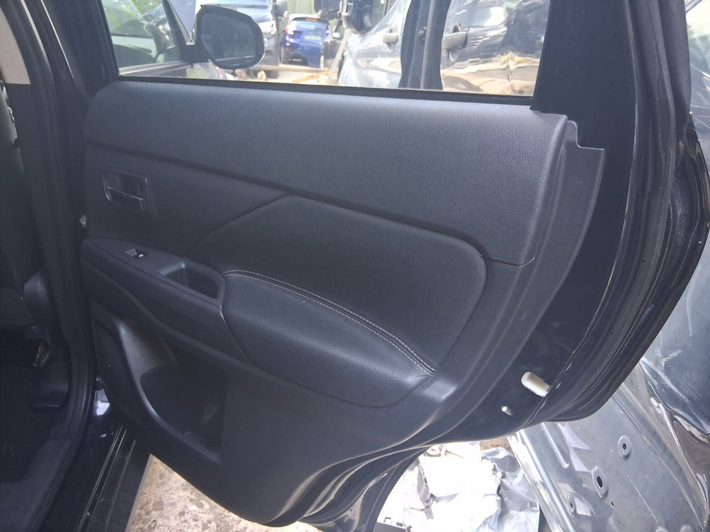 2018 MITSUBISHI OUTLANDER MK3 OSR DRIVER SIDE REAR LEATHER DOOR CARD PANEL