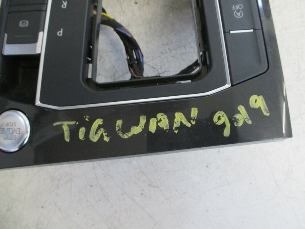 VOLKSWAGEN TIGUAN MK2 2019 CENTRE CONSOLE GEAR SELECTOR SURROUND 5NC713203
