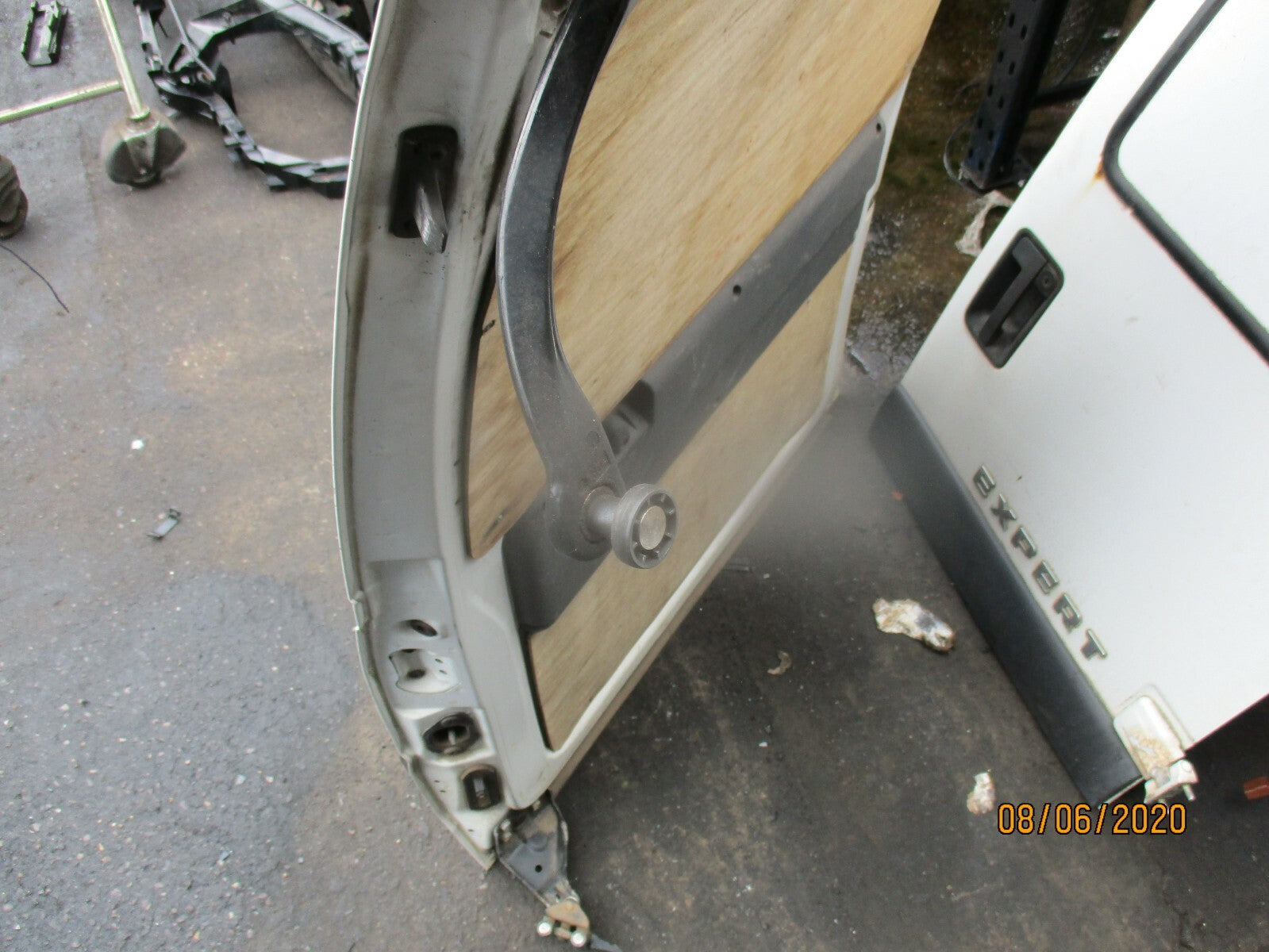 PEUGEOT EXPERT VAN 2006 OS DRIVER SIDE SLIDING SLIDE DOOR HINGE LOCK WHITE