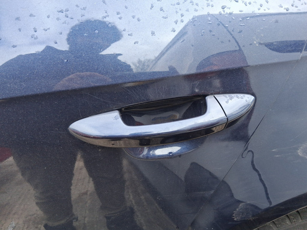 2014 VW VOLKSWAGEN PASSAT B7 SALOON NSR PASSENGER SIDE REAR LEFT DOOR HANDLE