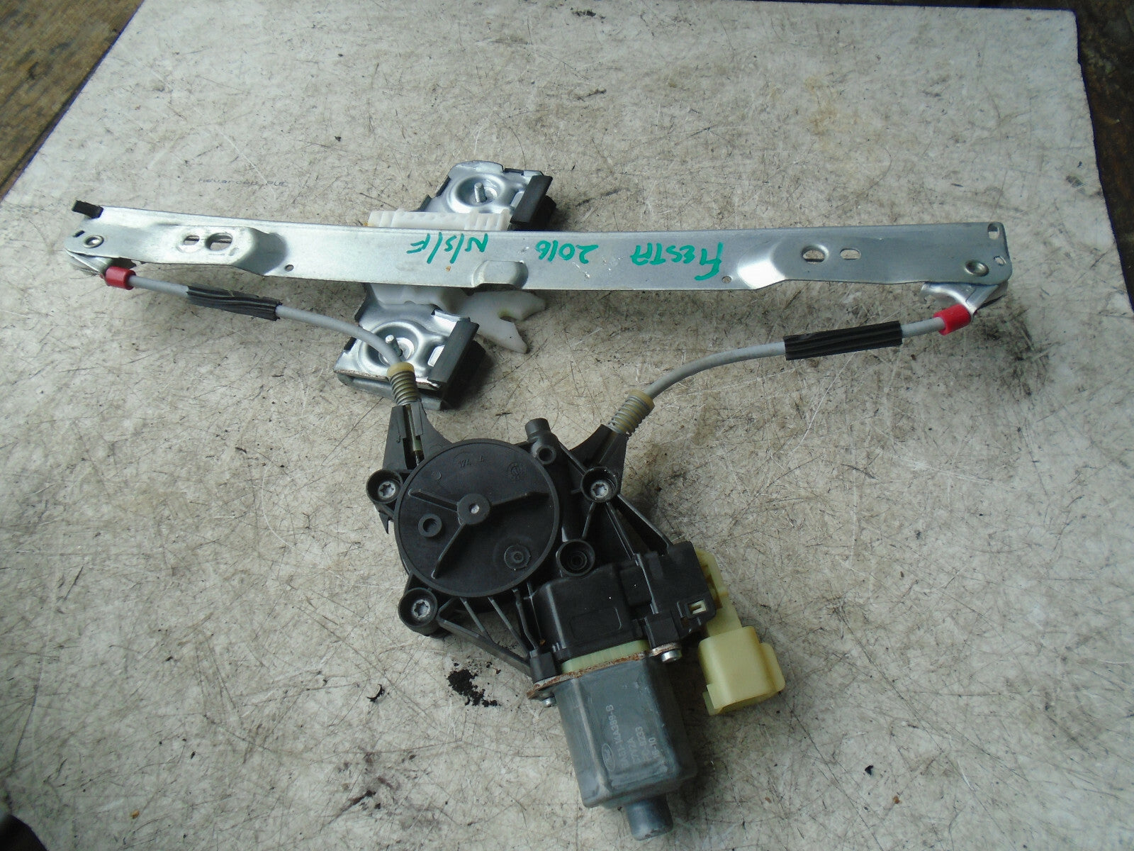 FORD FIESTA MK7 2016 3 DOOR NS PASSENGER SIDE WINDOW MOTOR REGULATOR 8A6114A389B