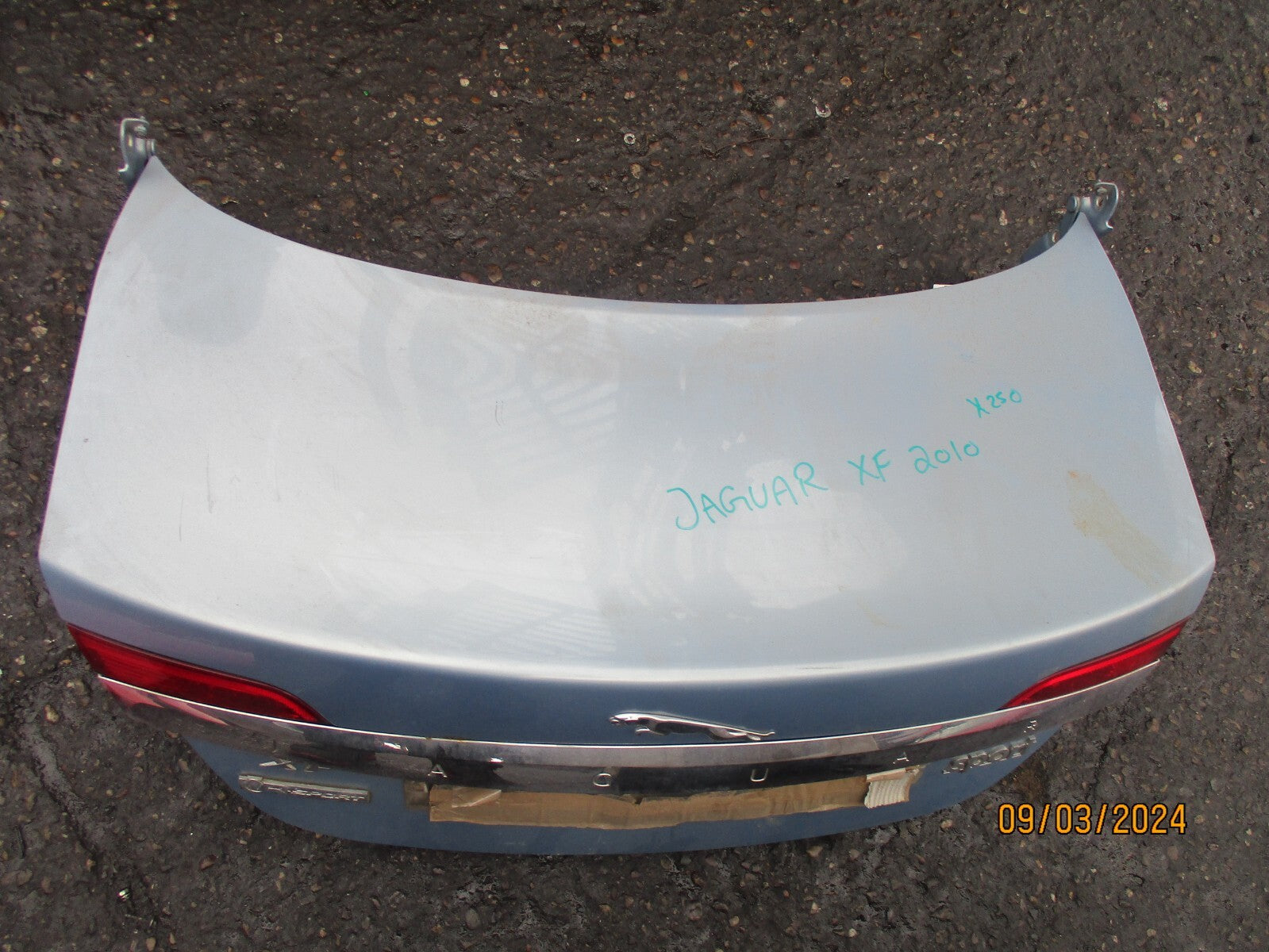 JAGUAR XF X250 2010 REAR COMPLETE TAILGATE BOOTLID LIGHT BLUE