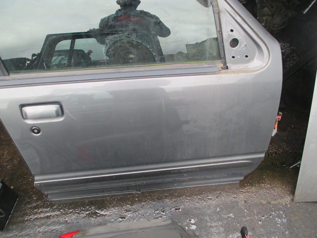 FORD EXPLORER 2000 OSF DRIVER SIDE FRONT COMPLETE DOOR PLATINUM METALLIC