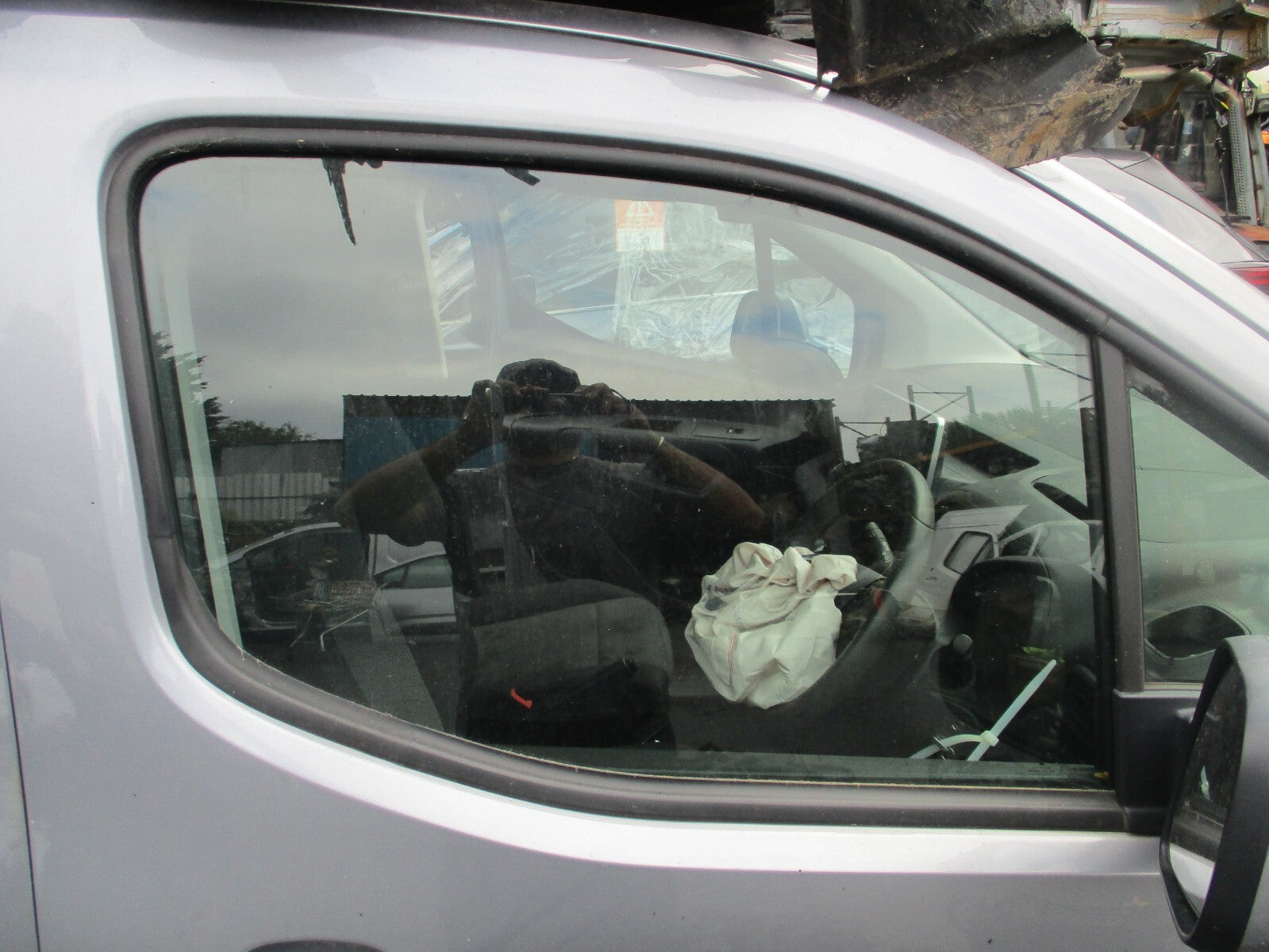 2019 VAUXHALL COMBO E MK4 OS DRIVER SIDE FRONT WINDOW GLASS