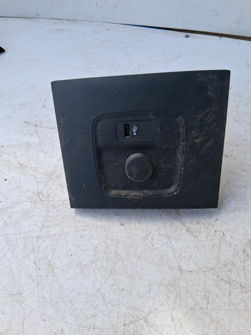2019 MINI COOPER MEDIA PANEL TRIM 9332796