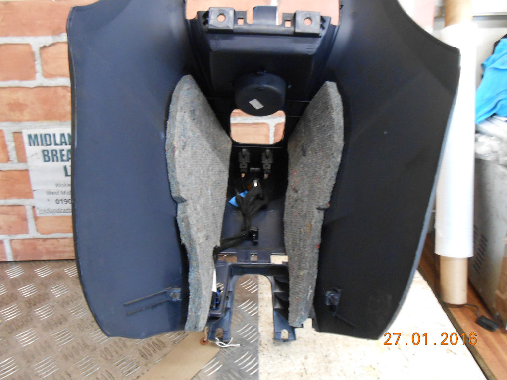 PEUGEOT 1007 2005 CENTRE CONSOLE GEARSTICK SURROUND WITH WINDOW SWITCHES 12V