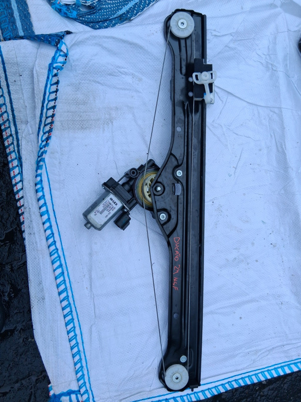 2024 FIAT DUCATO MK3 NSF PASSENGER SIDE FRONT WINDOW MOTOR REGULATOR 46862304