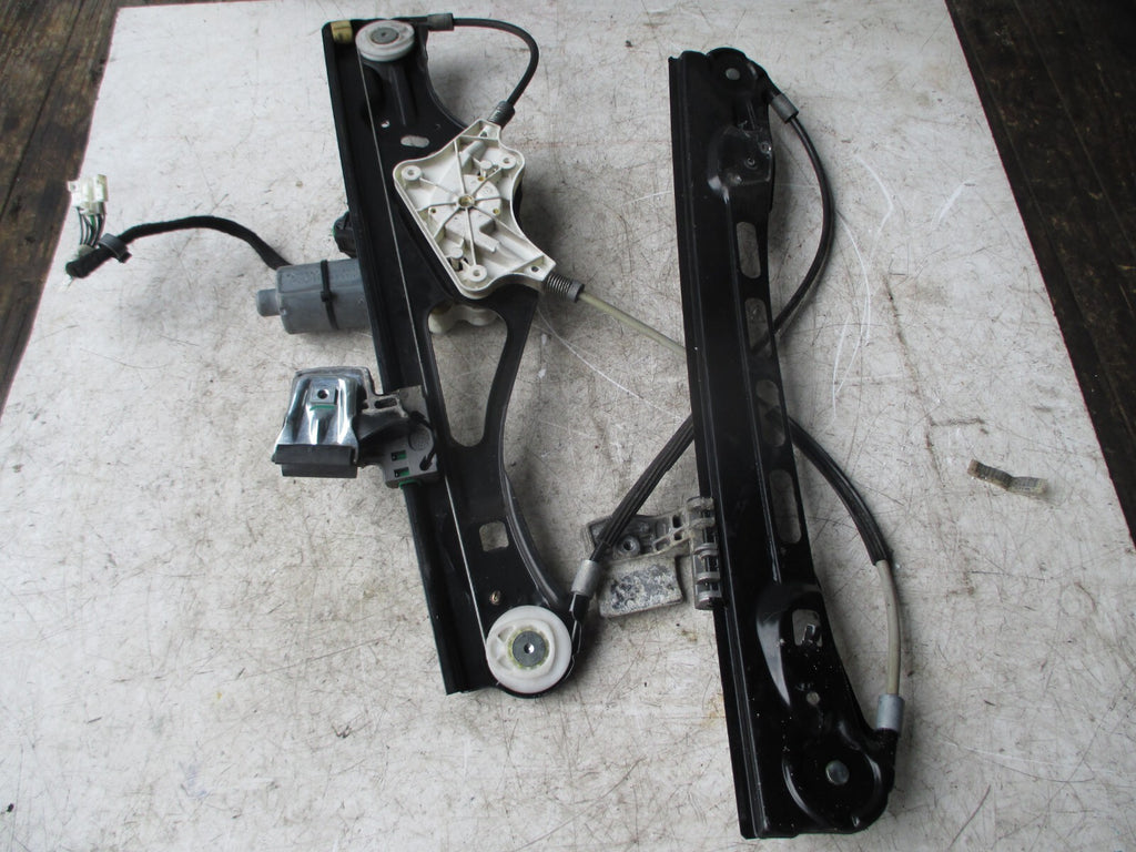 MERCEDES BENZ E CLASS W211 2003 DRIVER SIDE WINDOW MOTOR REGULATOR A2117200246