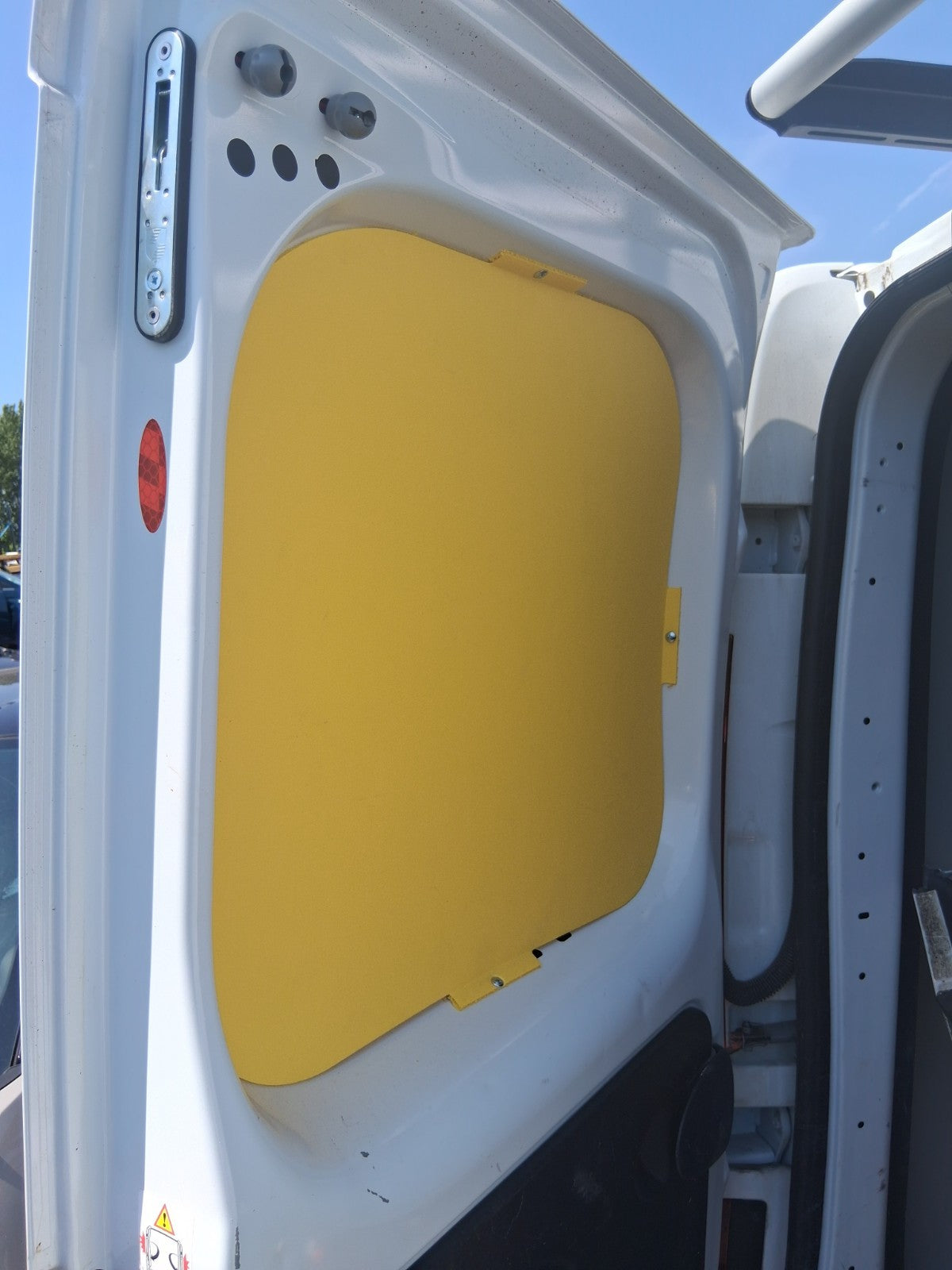 2025 RENAULT TRAFIC X82 MK3 NSR PASSENGER SIDE REAR LEFT COMPLETE DOOR WHITE