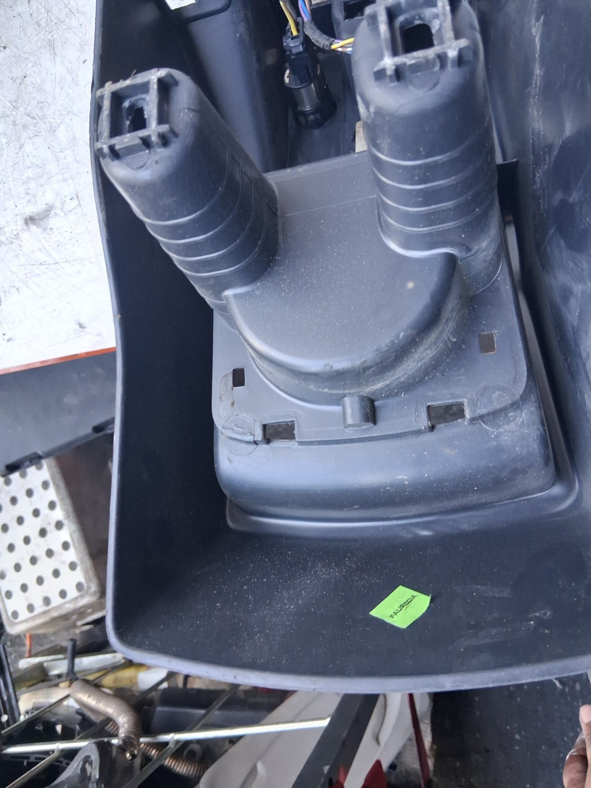 2020 RENAULT KANGOO MK2 CENTER CONSOLE SURROUND TRIM PANEL 8200457030