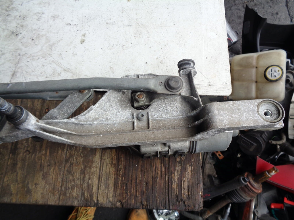 FORD FOCUS MK2 HATCHBACK 1.6 FRONT WIPER MOTOR AND LINKAGE 3397020777