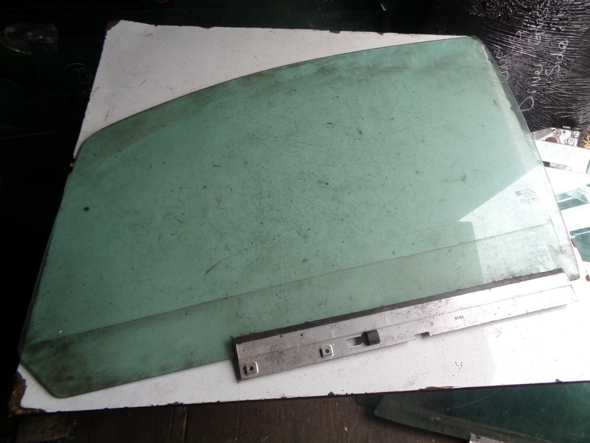 VAUXHALL ZAFIRA B NS PASSENGER SIDE LEFT FRONT DR WINDOW DROP GLASS E143R001582