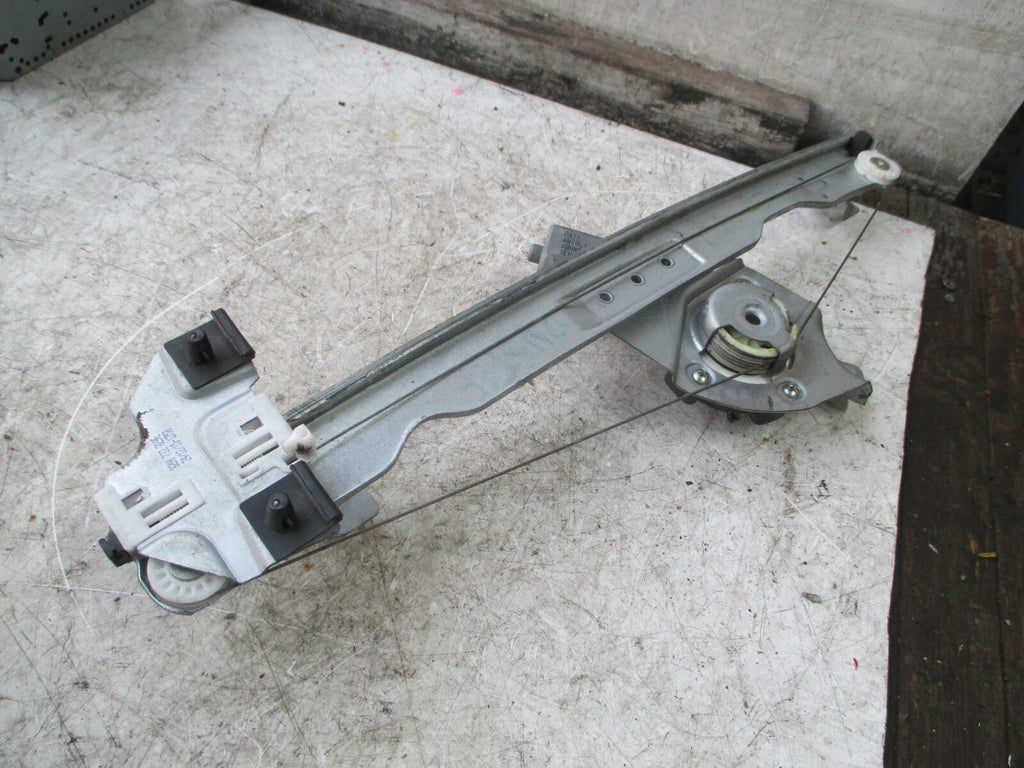 DACIA DUSTER 2016 MK1 5 DOOR NSF PASSENGER FRONT DOOR WINDOW REGULATOR & MOTOR