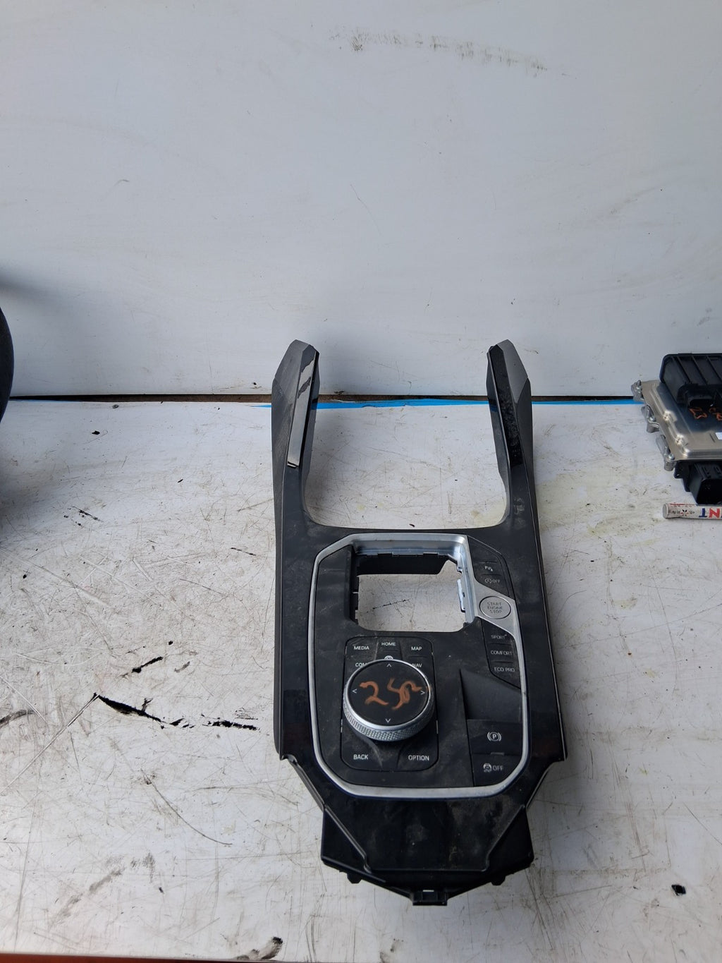 2024 BMW 2 SERIES REAR CENTRE CONSOLE
