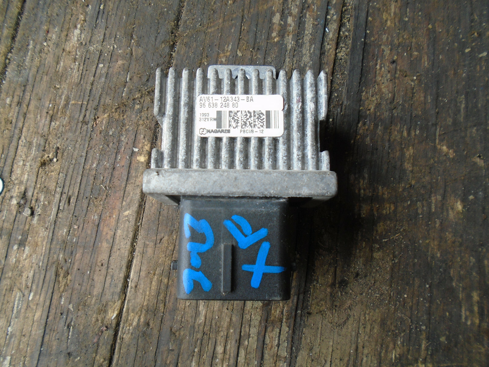 JAGUAR XF FACELIFT 2013 GLOW PLUG RELAY CONTROL AV6112A343BA