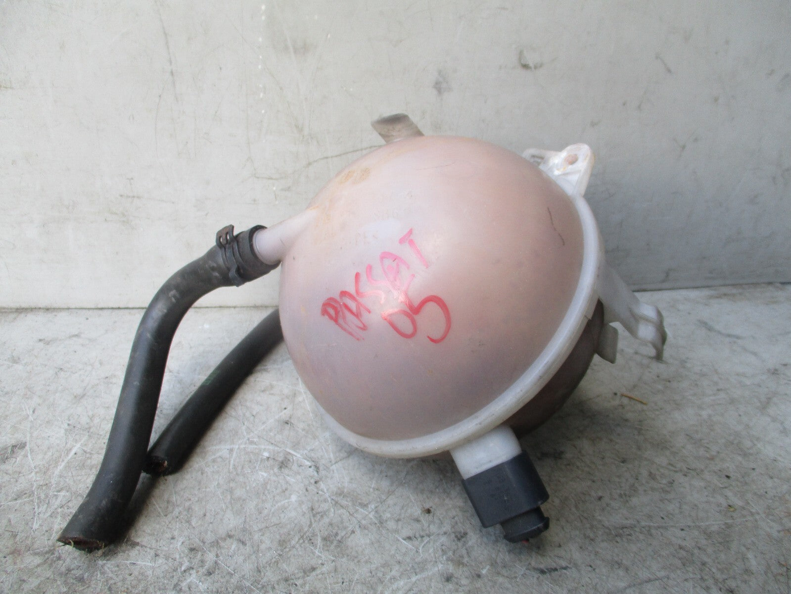VOLKSWAGEN PASSAT 2006 COOLANT TANK WITH CAP