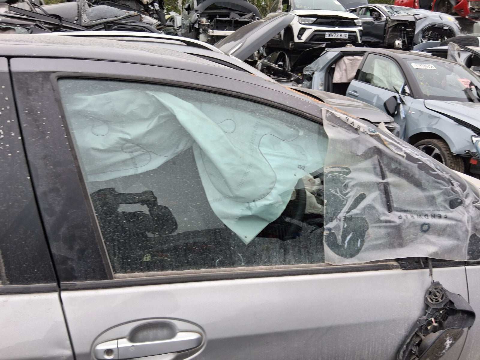 TOYOTA YARIS MK3 2019 OSF DRIVER SIDE FRONT WINDOW GLASS