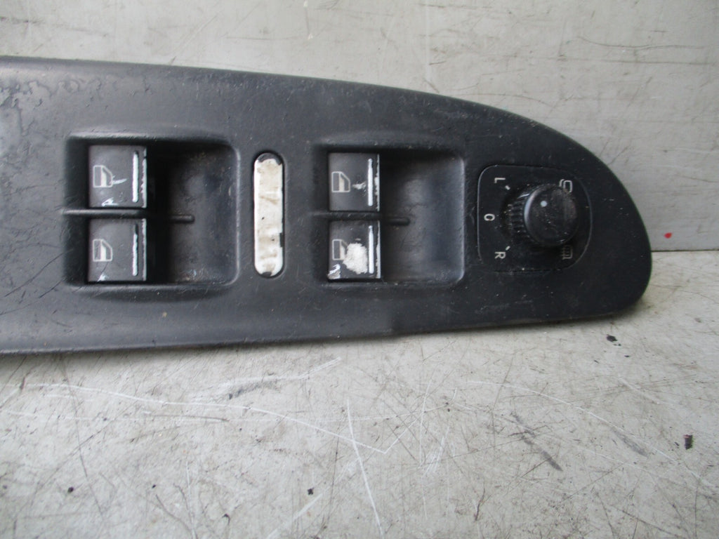 VOLKSWAGEN PASSAT 2006 FRONT DRIVER SIDE WINDOW SWITCH CONTROL PANEL 3C2867172