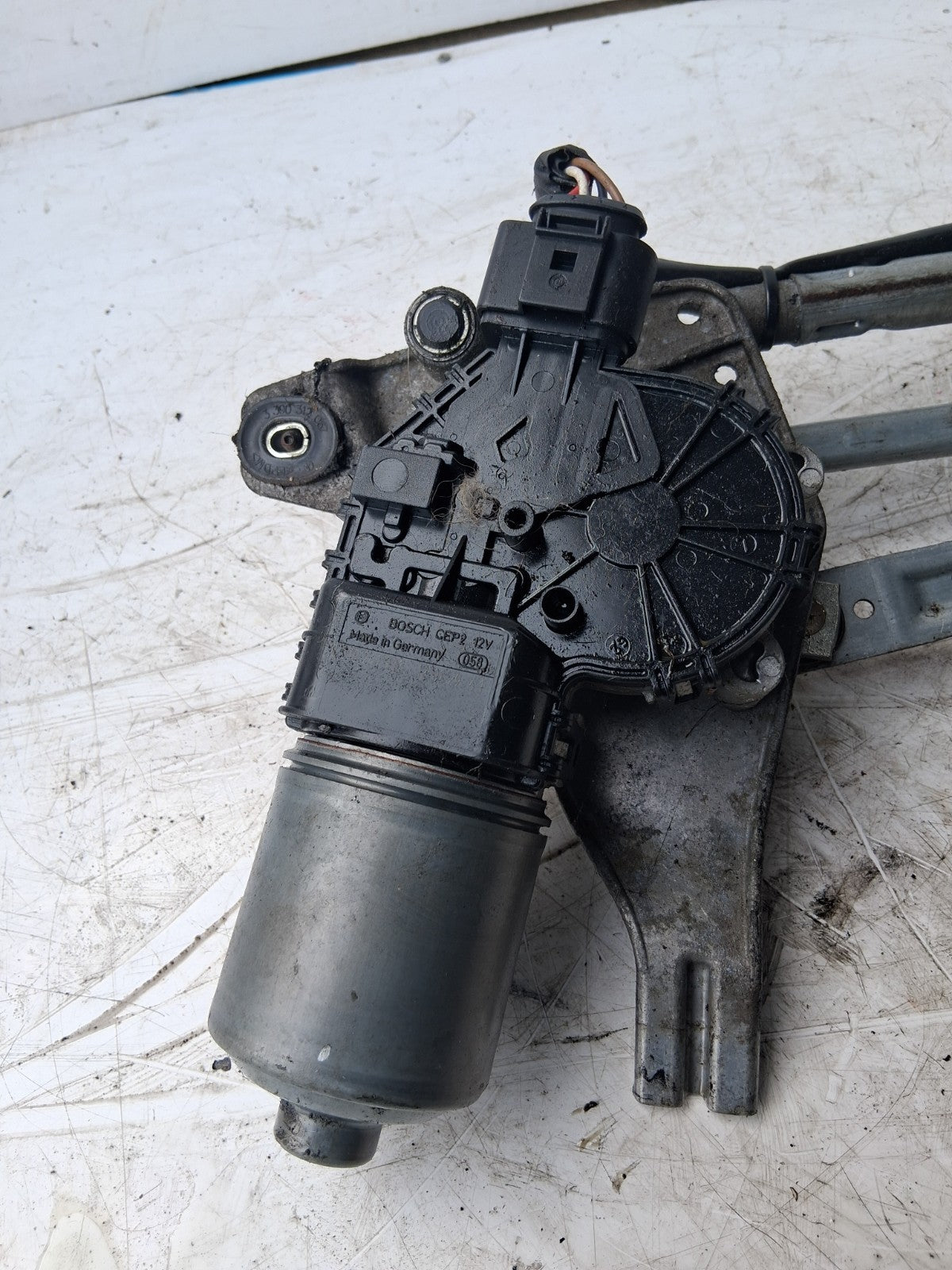 2009 PEUGEOT 107 FRONT WINDSCREEN WIPER MOTOR MECHANISM 3397020745