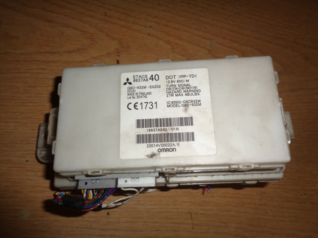 MITSUBISHI MIRAGE 2015 1.2 PETROL FUSE RELAY BOX 8637A998