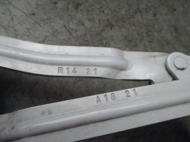 2021 MERCEDES SPRINTER BONNET HINGE A91088D3100