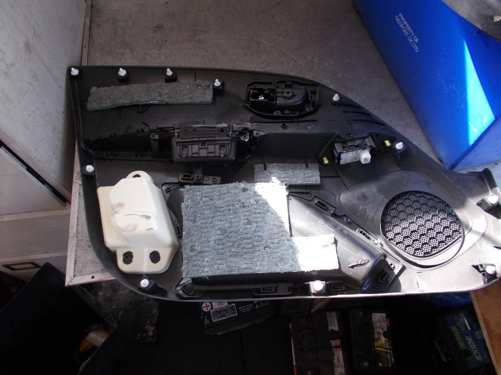 TOYOTA AYGO AB40 (MK2) 2017 5 DOOR DRIVER SIDE FRONT DOOR CARD OFF SIDE FRONT