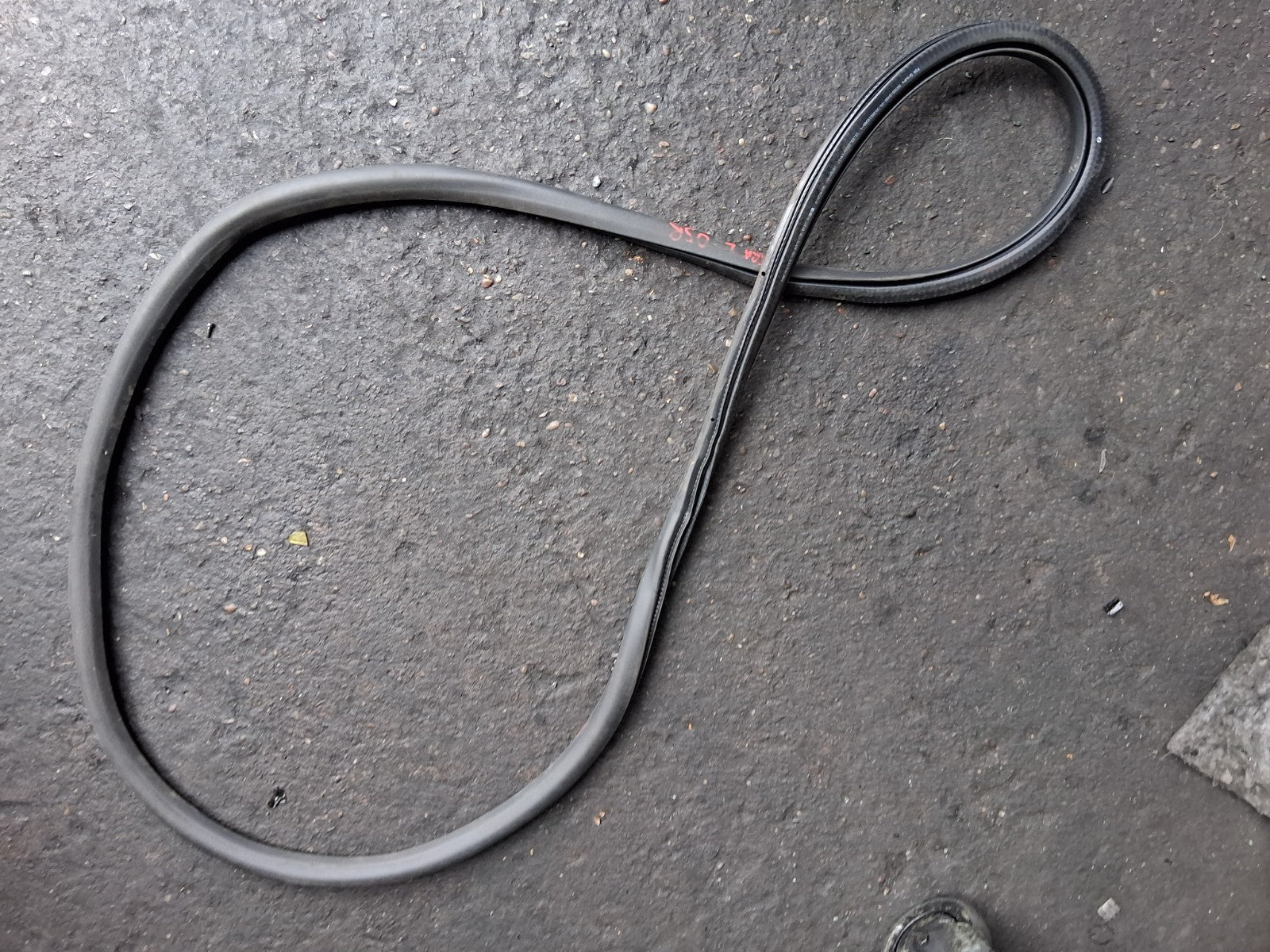 2024 VAUXHALL ASTRA L ESTATE OSR DRIVER SIDE REAR RIGHT DOOR RUBBER 9838518980