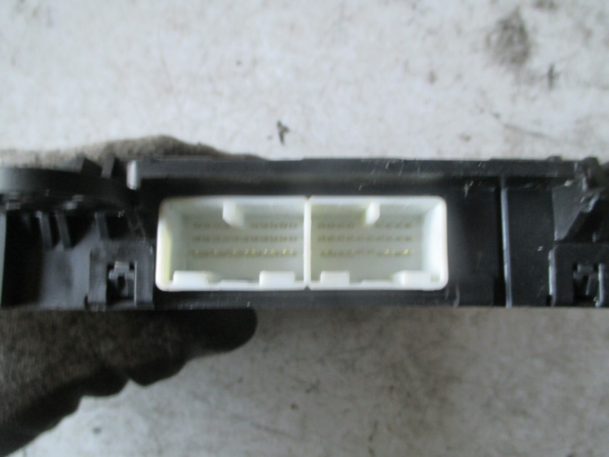 TOYOTA PRIUS 2005 XW20 TEMPERATURE CONTROL MODULE 8865047050