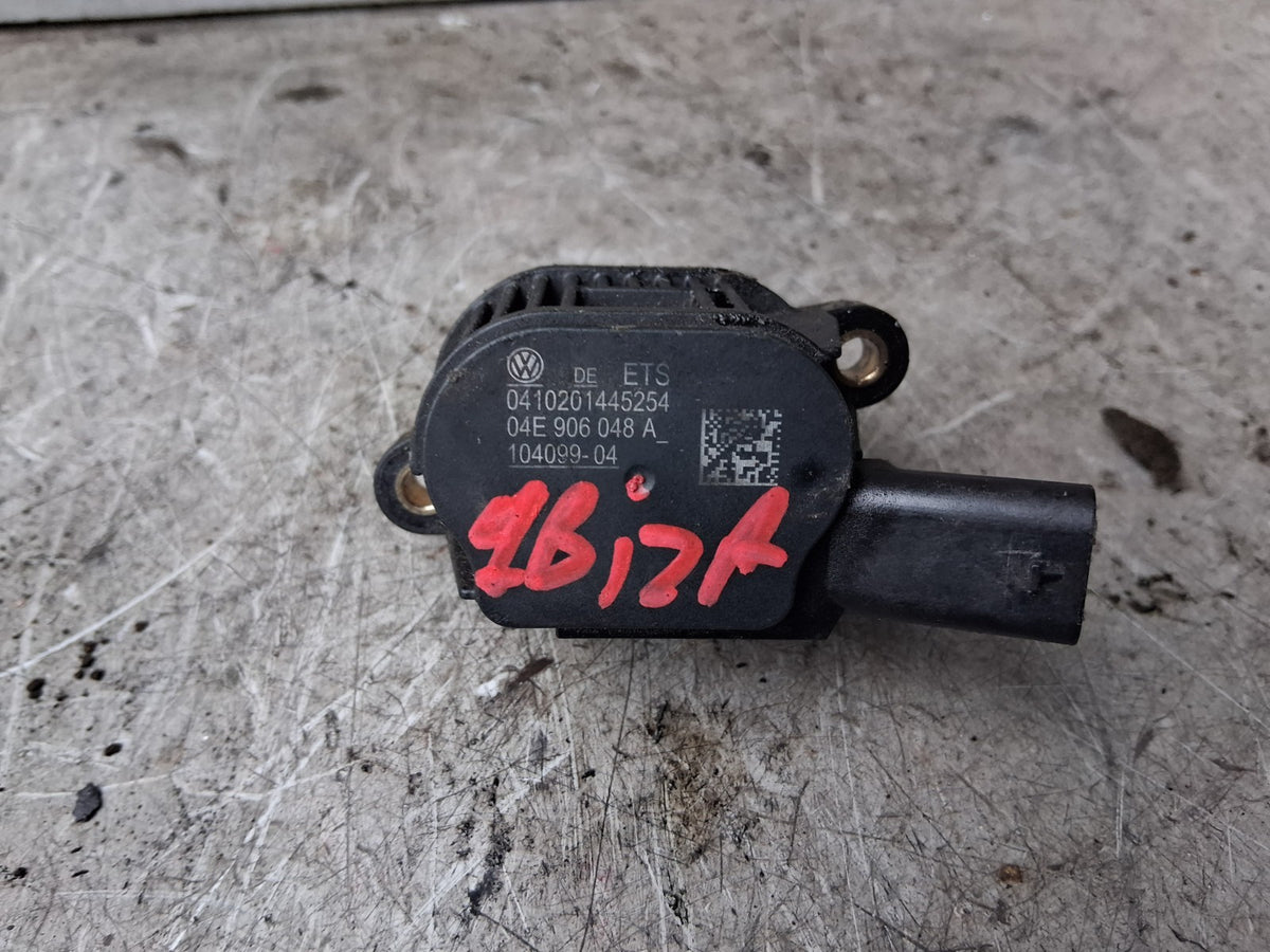 SEAT IBIZA MK5 2018 6F KJ CAMSHAFT SOLENOID VALVE 04E906048A