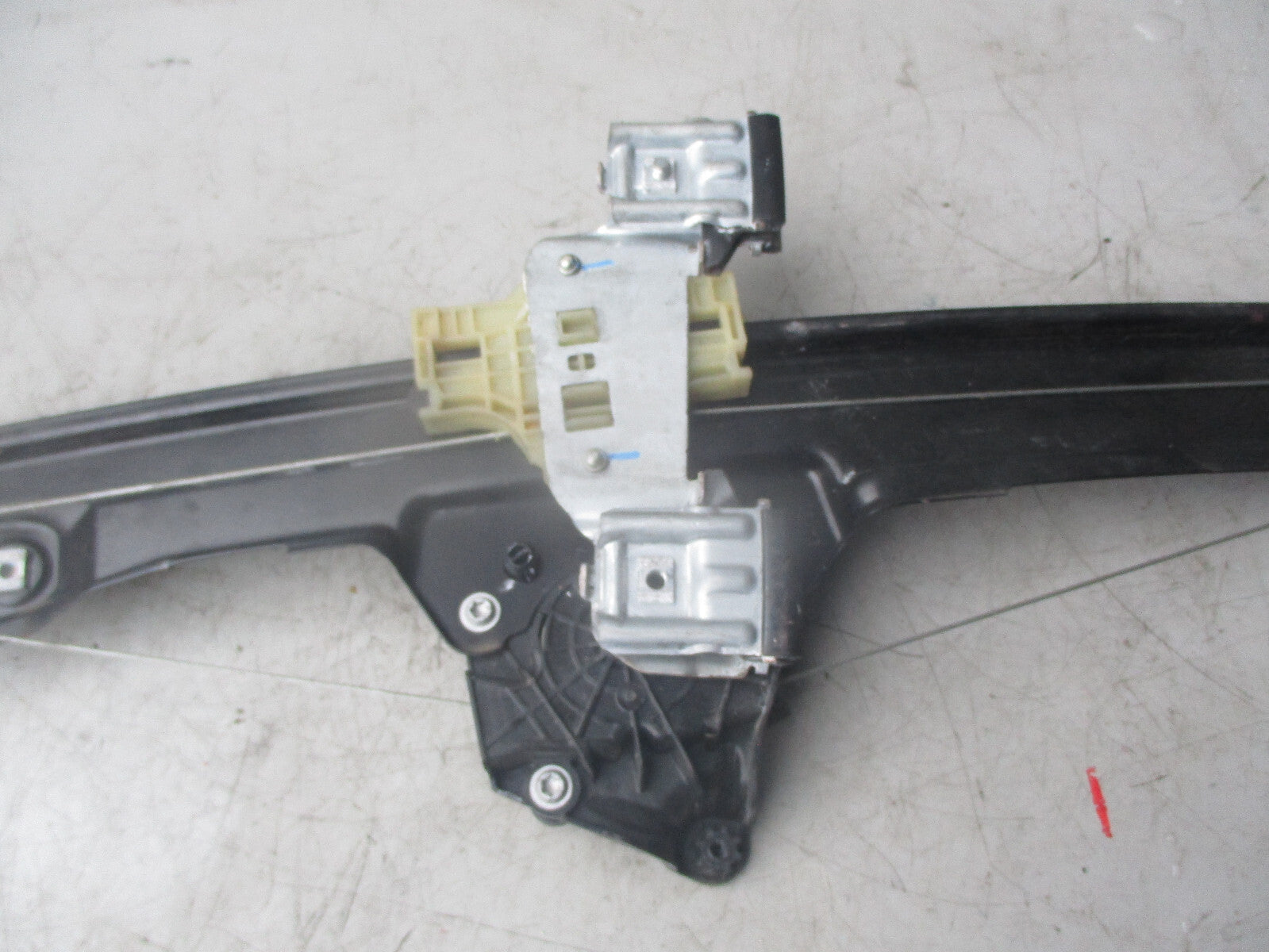 FORD ECOSPORT 2018 OSF DRIVER SIDE FRONT WINDOW REGULATOR & MOTOR 0130822078