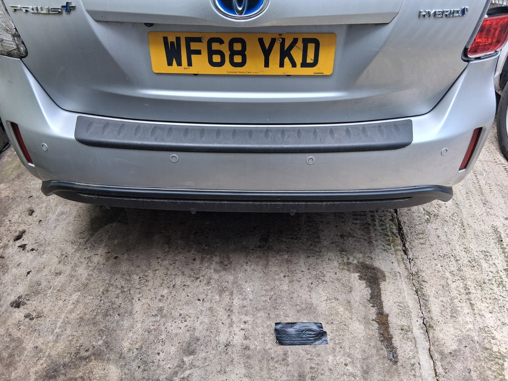 2018 TOYOTA PRIUS V PLUS XW40 COMPLETE REAR BUMPER WITH PDC SENSORS SLIVER