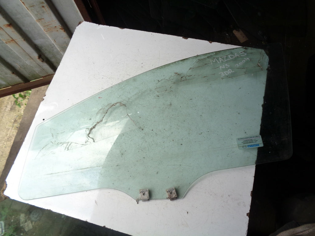 MAZDA 3 NSF PASSENGER SIDE FRONT DOOR WINDOW GLASS