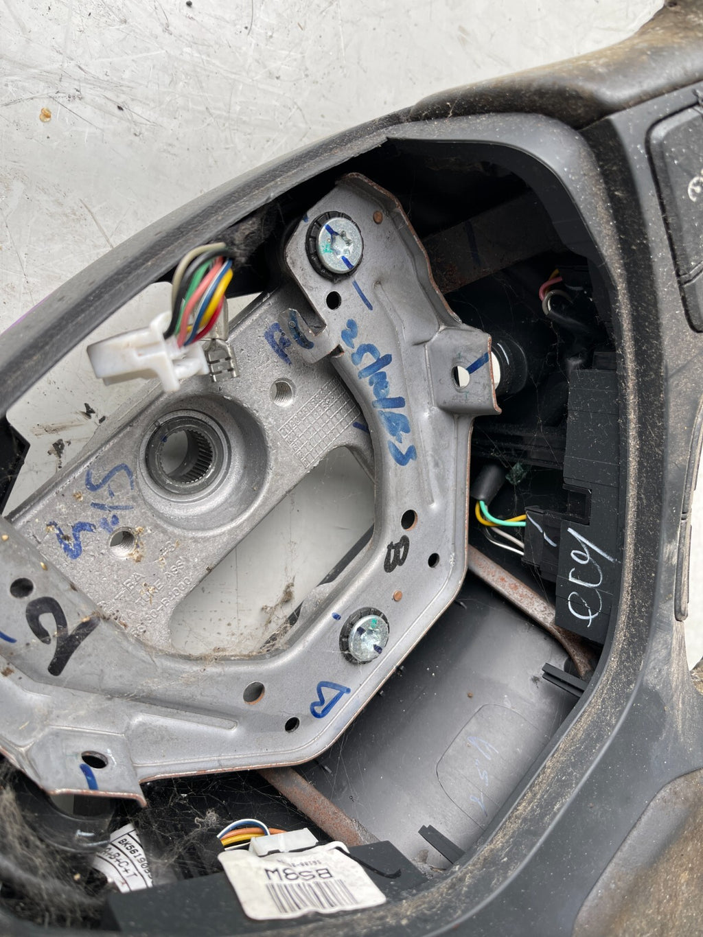 HYUNDAI I10 2015 MULTIFUNCTION LEATHER STEERING WHEEL 56130-B4000