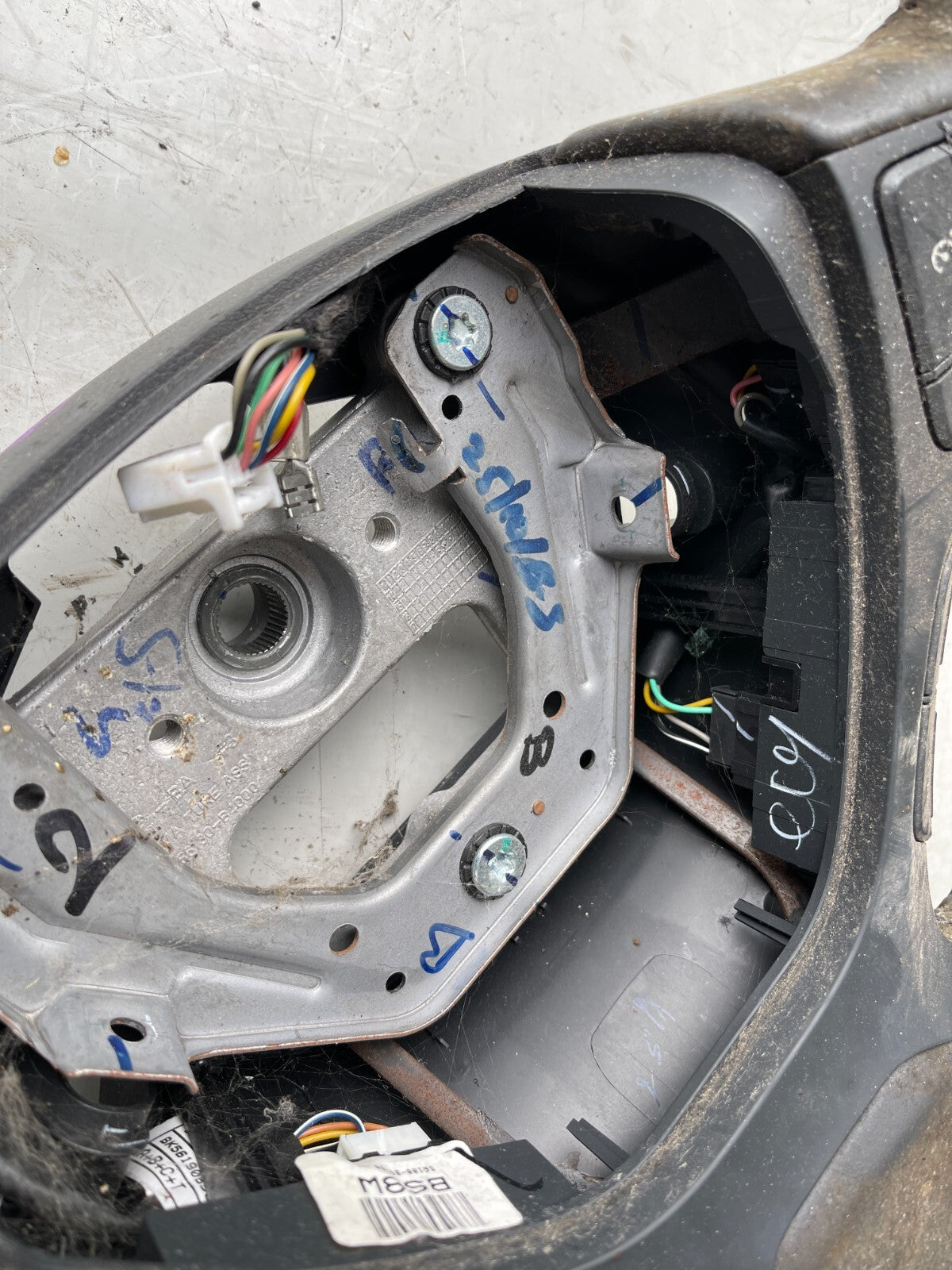 HYUNDAI I10 2015 MULTIFUNCTION LEATHER STEERING WHEEL 56130-B4000