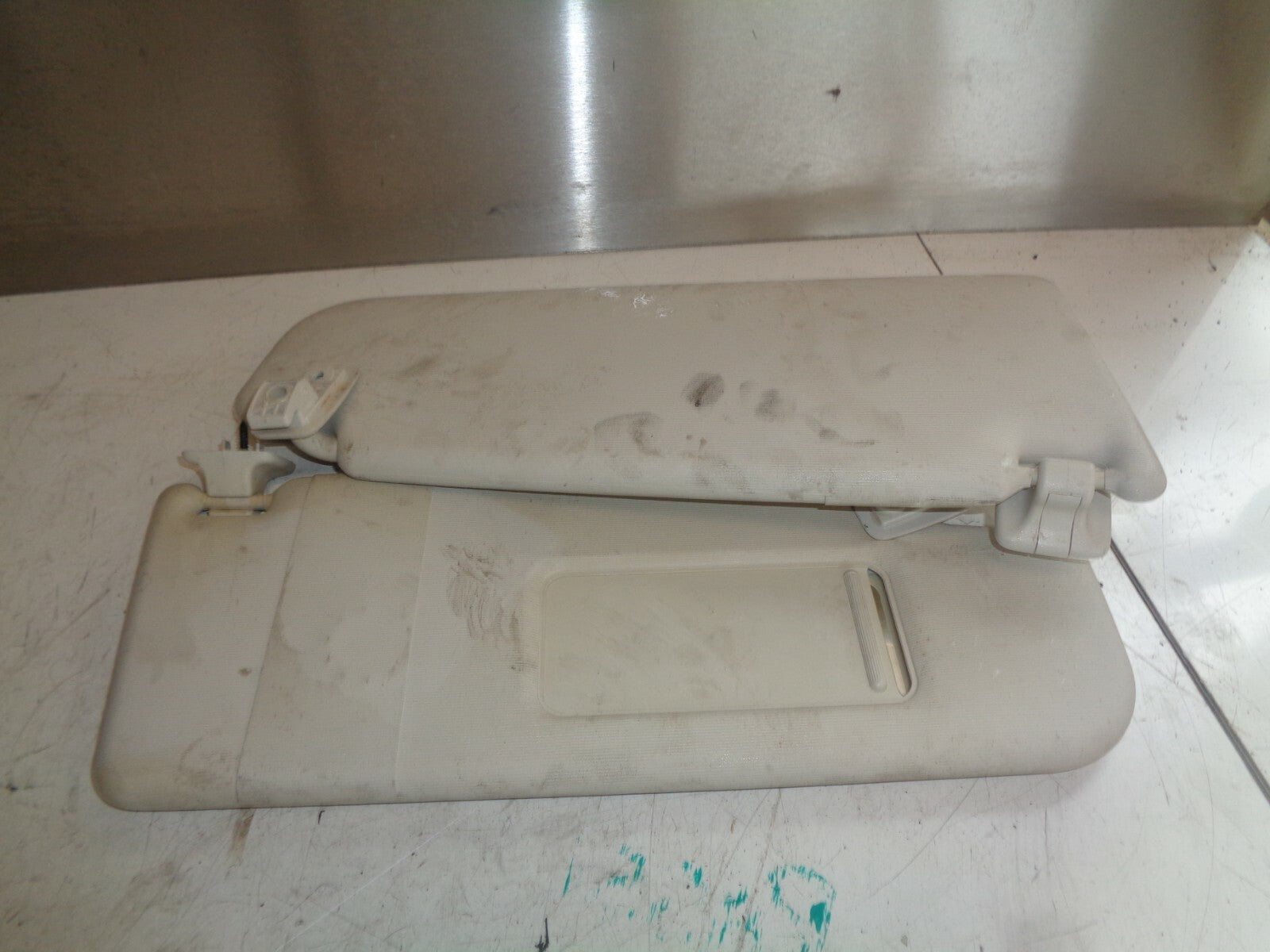 VW VOLKSWAGEN PASSAT CC 2012 FRONT BOTH SIDE SUN VISOR CREAM