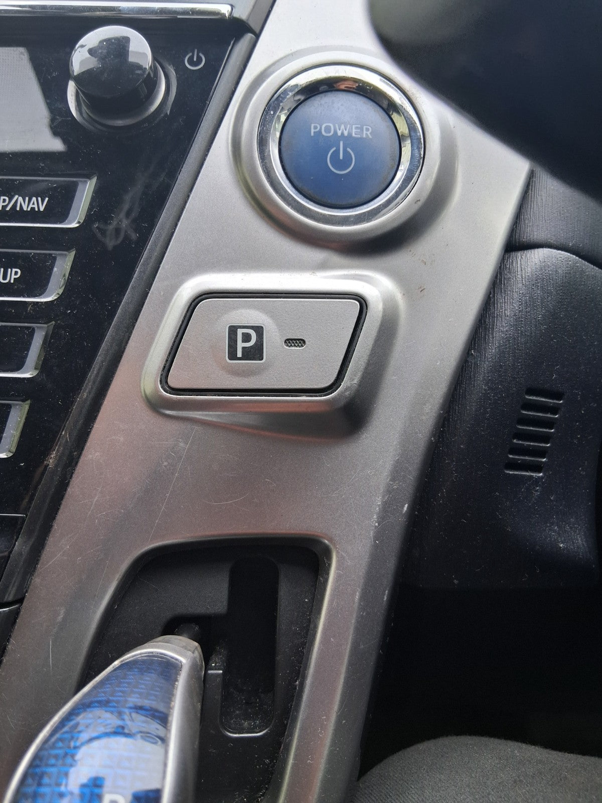 2018 TOYOTA PRIUS V PLUS XW40 ELECTRIC PARKING HANDBRAKE SWITCH BUTTON