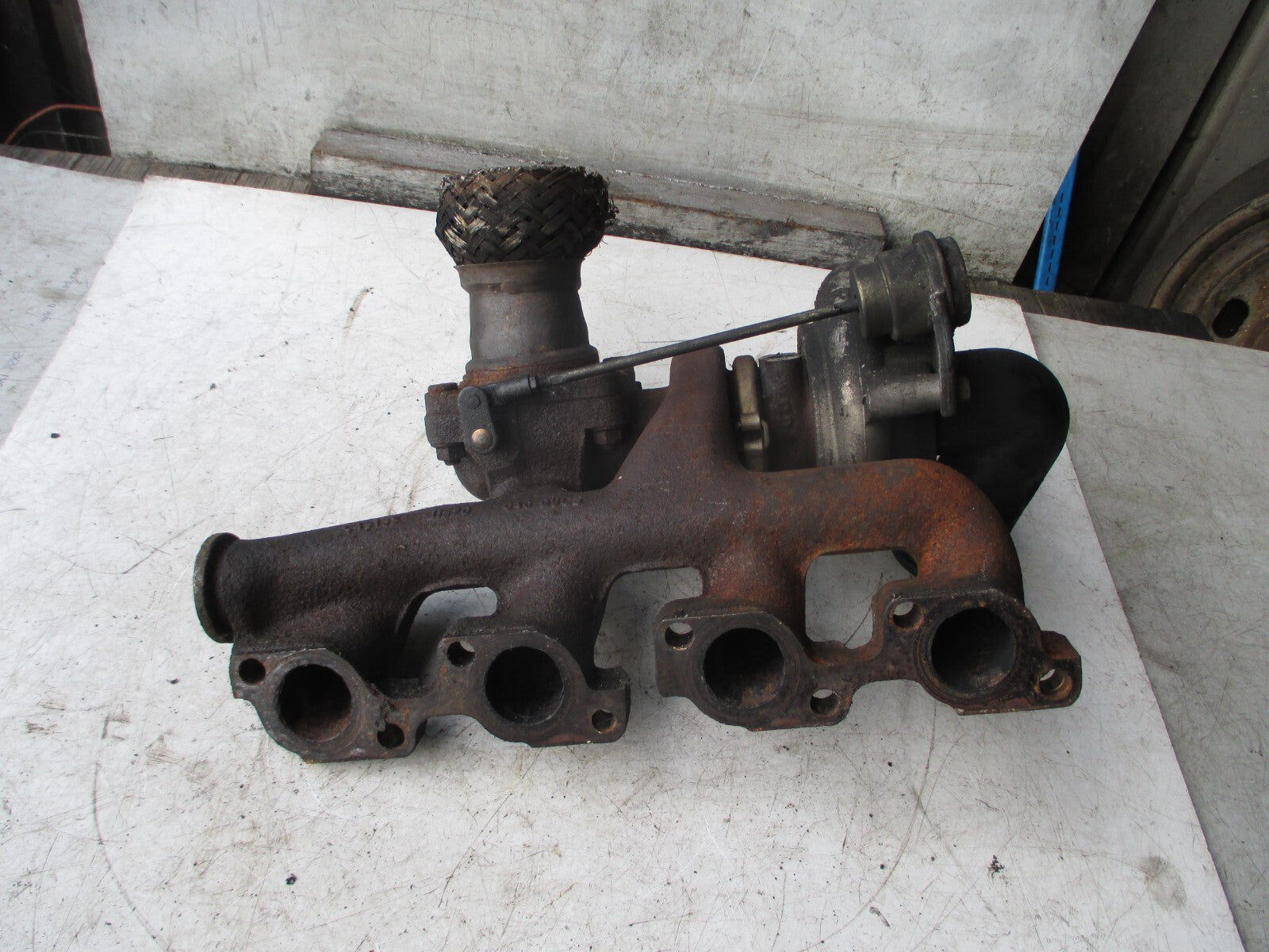 FORD TRANSIT VAN 2005 DIESEL TURBO TURBOCHARGER MANIFOLD 4913511520 090LD 650977