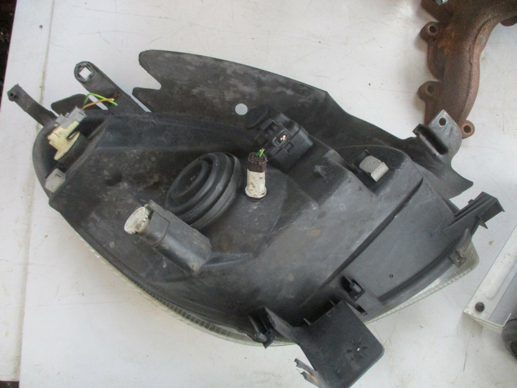 CITROEN XSARA PICASSO 2000 NS PASSENGER SIDE HEADLIGHT HEADLAMP 9631500180